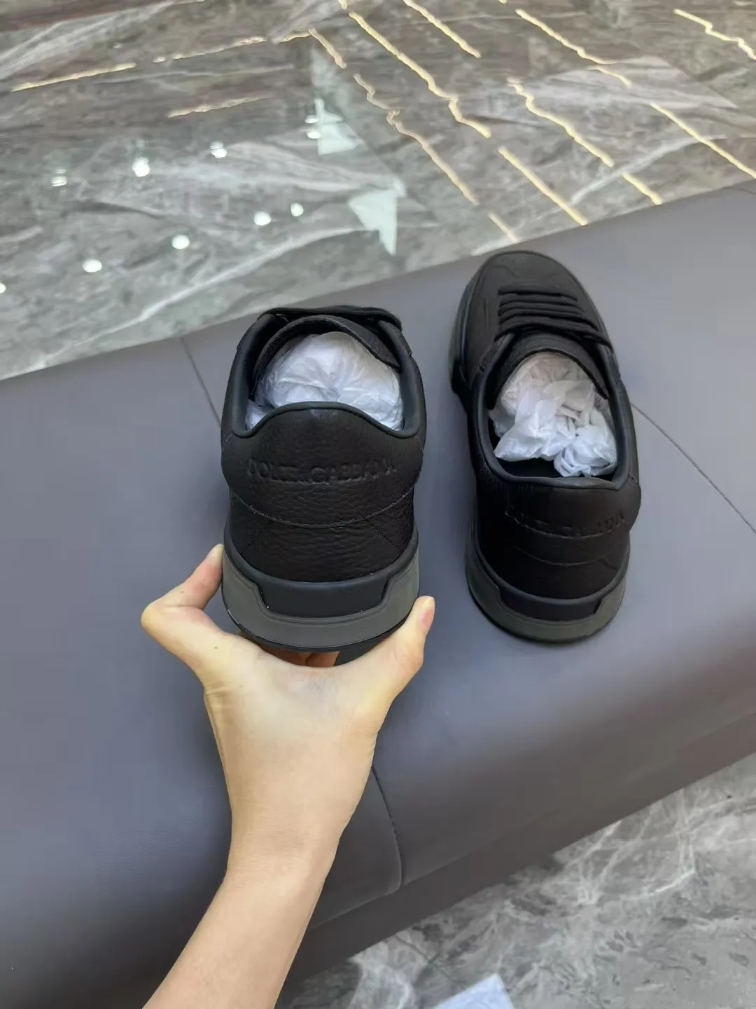 Men's shoes 💰460 [New style] 🐝🐝⚠️[DG] ⚠️High grade, top craftsmanship ⚠️Men's casual style, regular size 39 to 44 (45 can be customized ⚠️D &G Fashionable and casual style, unique design style! Fully original single-layer calfskin hollow design, inner calfskin latex back foot! Exclusive for summer! Original TPU outsole! Look at the details of the quality, and it can stand up to all kinds of tests!